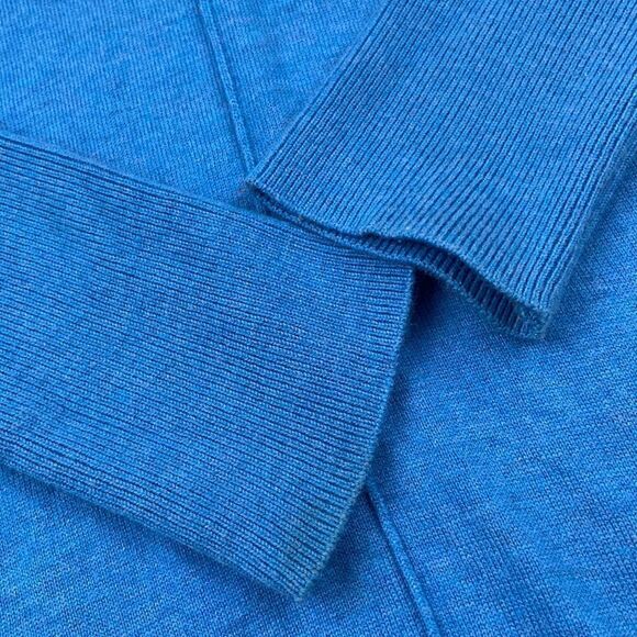 Galette Blue V-Neck Sweater size Medium - Picture 4 of 7
